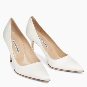 Manolo Blahnik BB 90 Satin Pumps - White / Cream